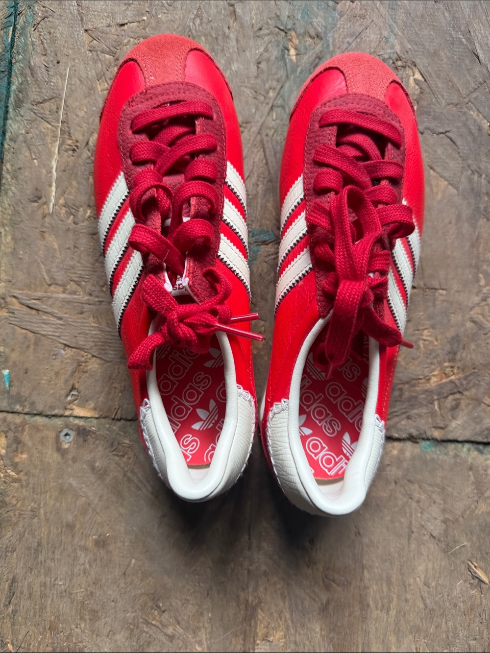 adidas size 6 Red and White Classic Sneakers